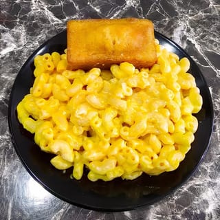 Mac n Cheese and Cornbread